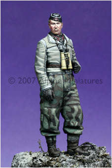 Alpine Miniatures 35036 Winter Panzer Officer 1/35
