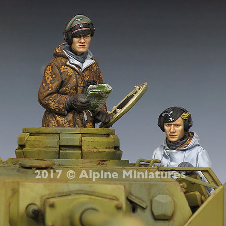 Alpine Miniatures 35240 WSS Panzer Crew Winter Set (2 Figures) 1/35