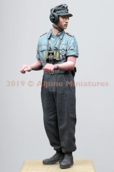 Alpine Miniatures 35265 German Panzer Commander Summer Set (2 Figures) 1/35
