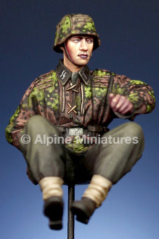 Alpine Miniatures 35279 WSS Schwimmwagen Driver “HJ” 1/35