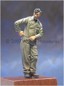 Alpine Miniatures 35015 WW2 German Tanker in Summer 1/35