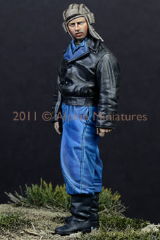 Alpine Miniatures 35118 Russian AFV Crew 44-45 #2 1/35