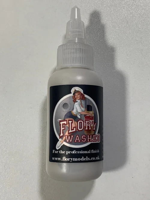 Flory Models Thick Dust Weathering Wash TWW109 bottle for realistic dust and light dirt effects on scale models