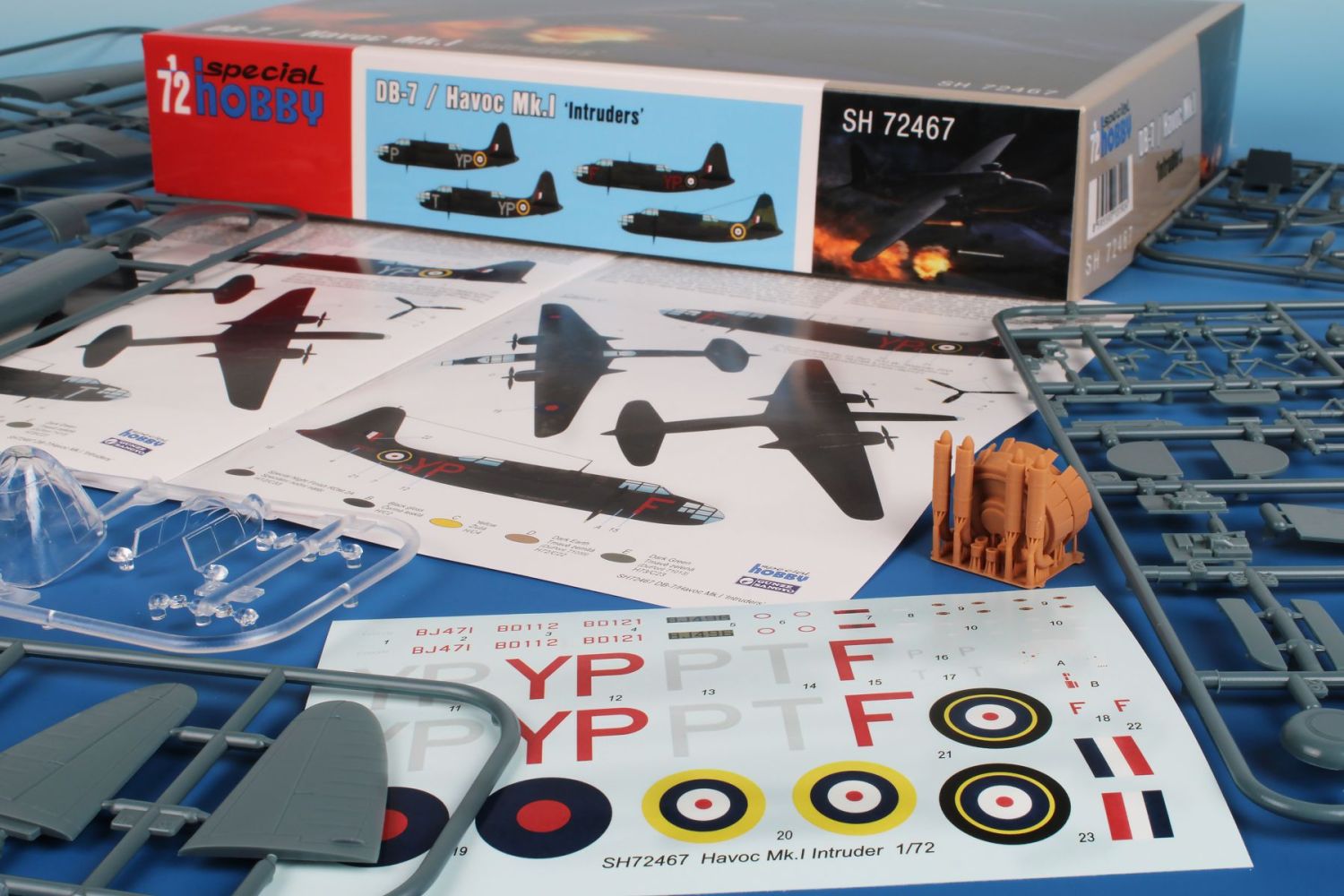 Special Hobby  1/72 DB-7 Havoc Mk.I 'Intruders' kit contents close up 