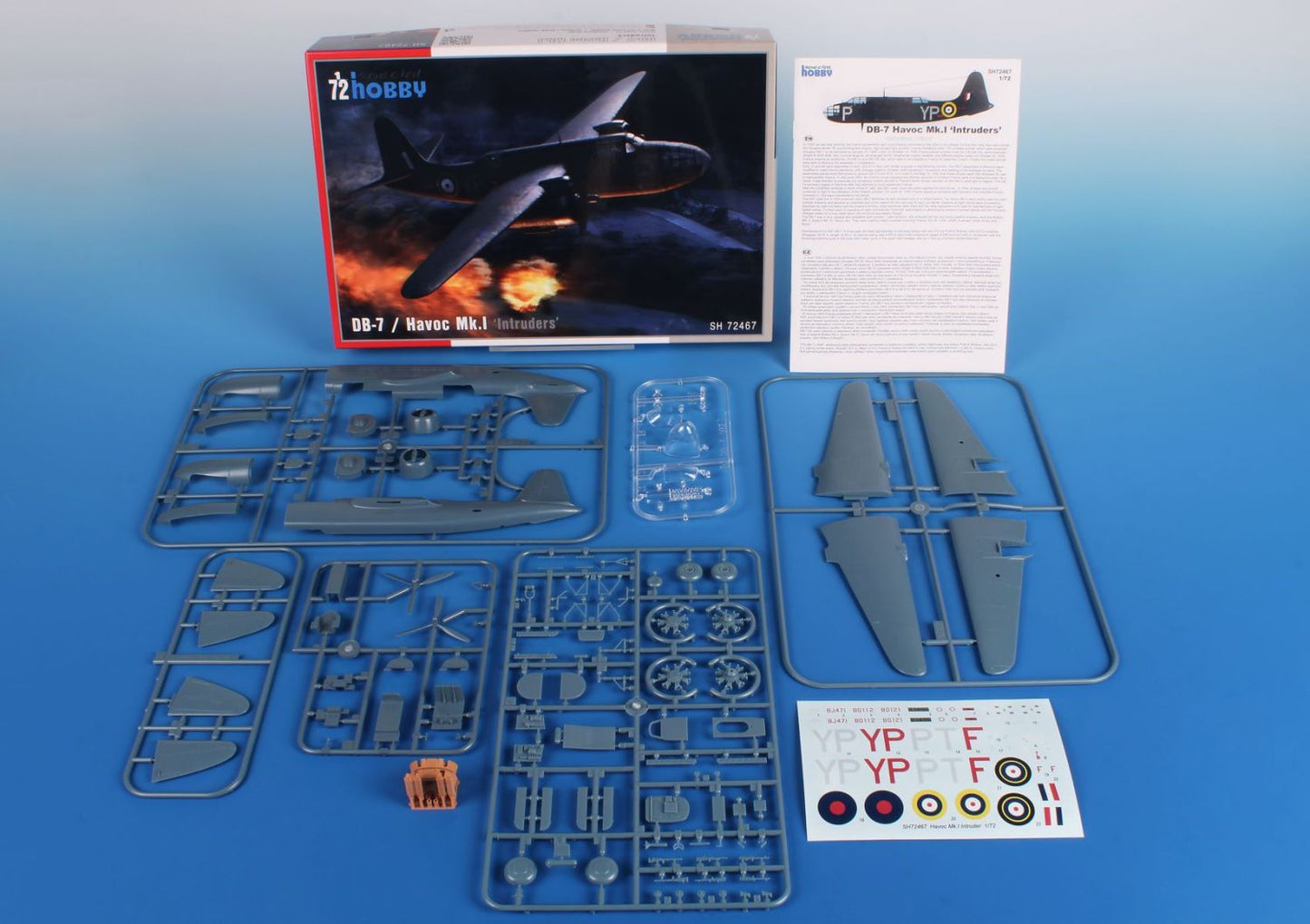 Special Hobby  1/72 DB-7 Havoc Mk.I 'Intruders' kit contents 